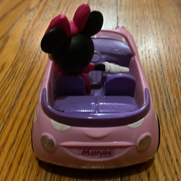 Disney Junior Minnie Mouse Roadster RC Car with Polka Dots - Picture 4 of 8